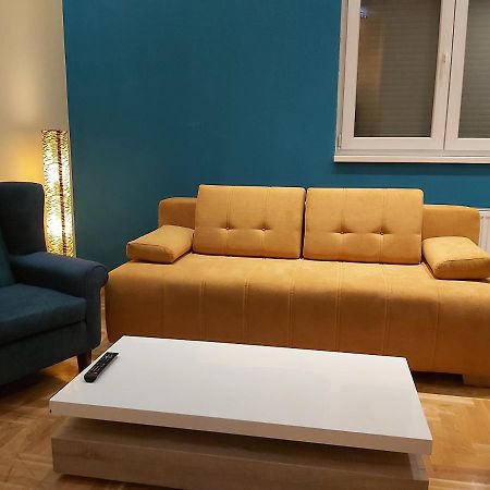 Apartment Nikirent Banja Luka Exteriör bild