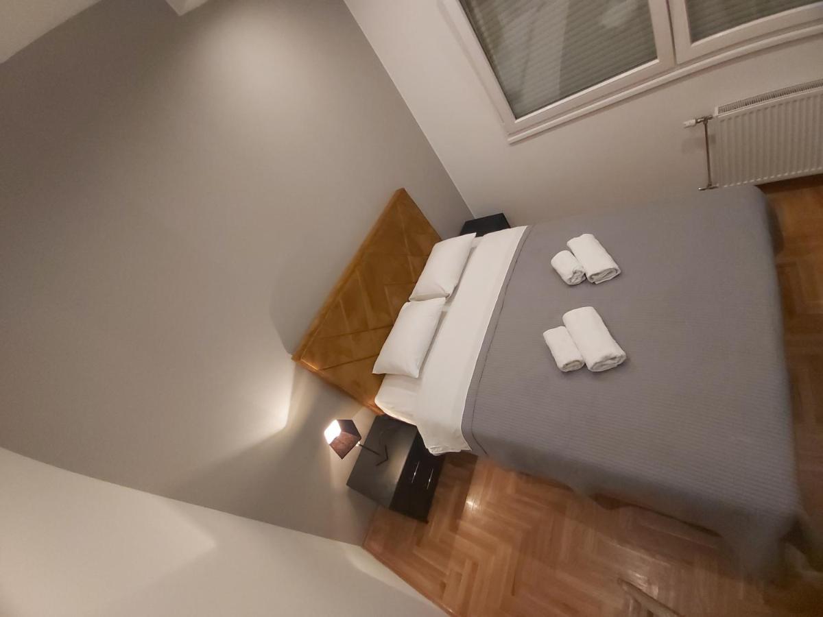 Apartment Nikirent Banja Luka Exteriör bild