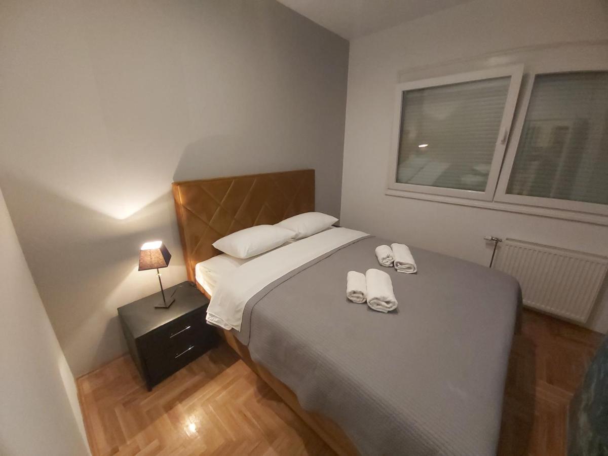 Apartment Nikirent Banja Luka Exteriör bild