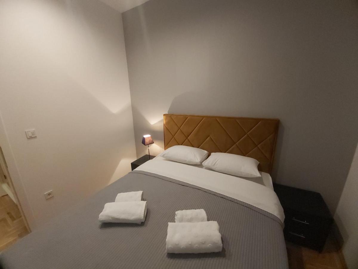 Apartment Nikirent Banja Luka Exteriör bild