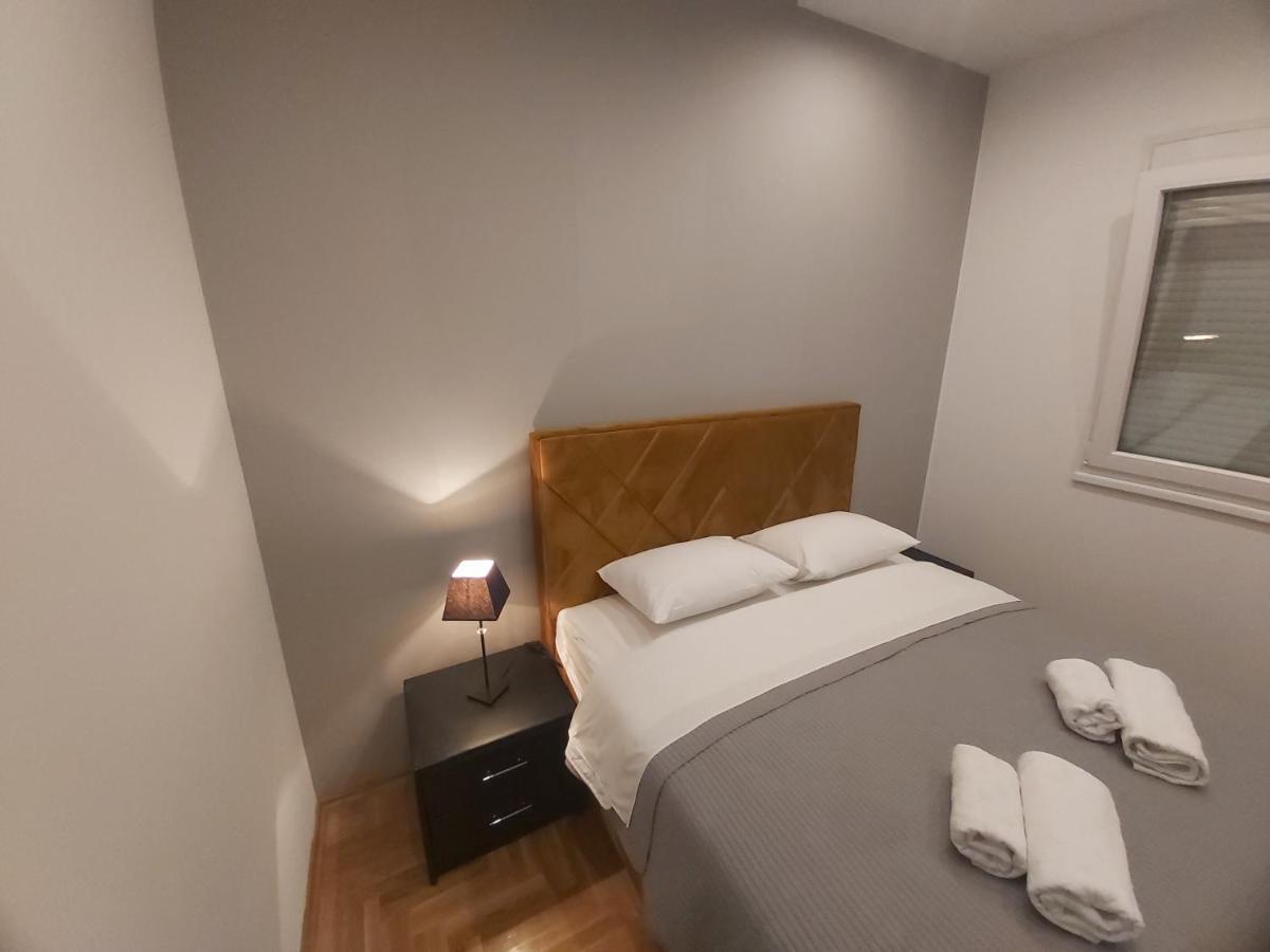 Apartment Nikirent Banja Luka Exteriör bild