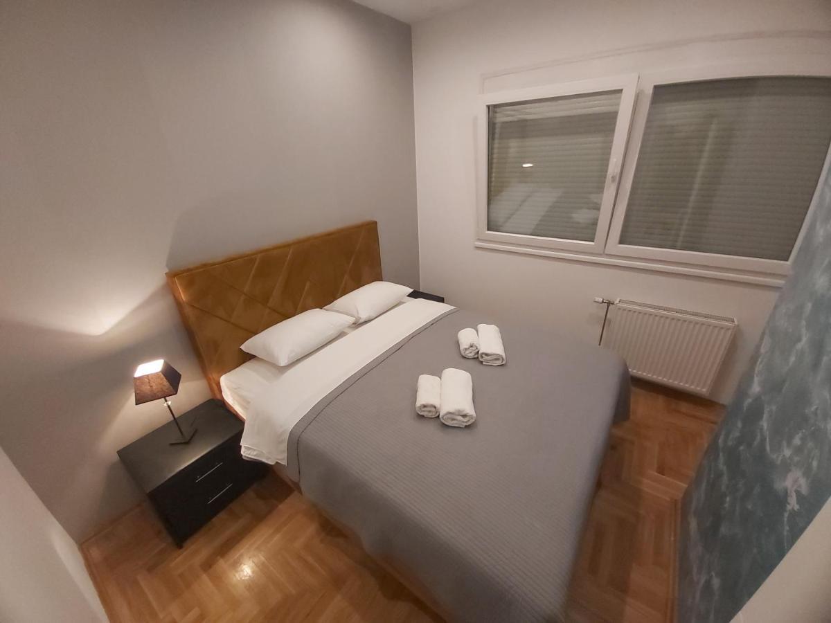 Apartment Nikirent Banja Luka Exteriör bild