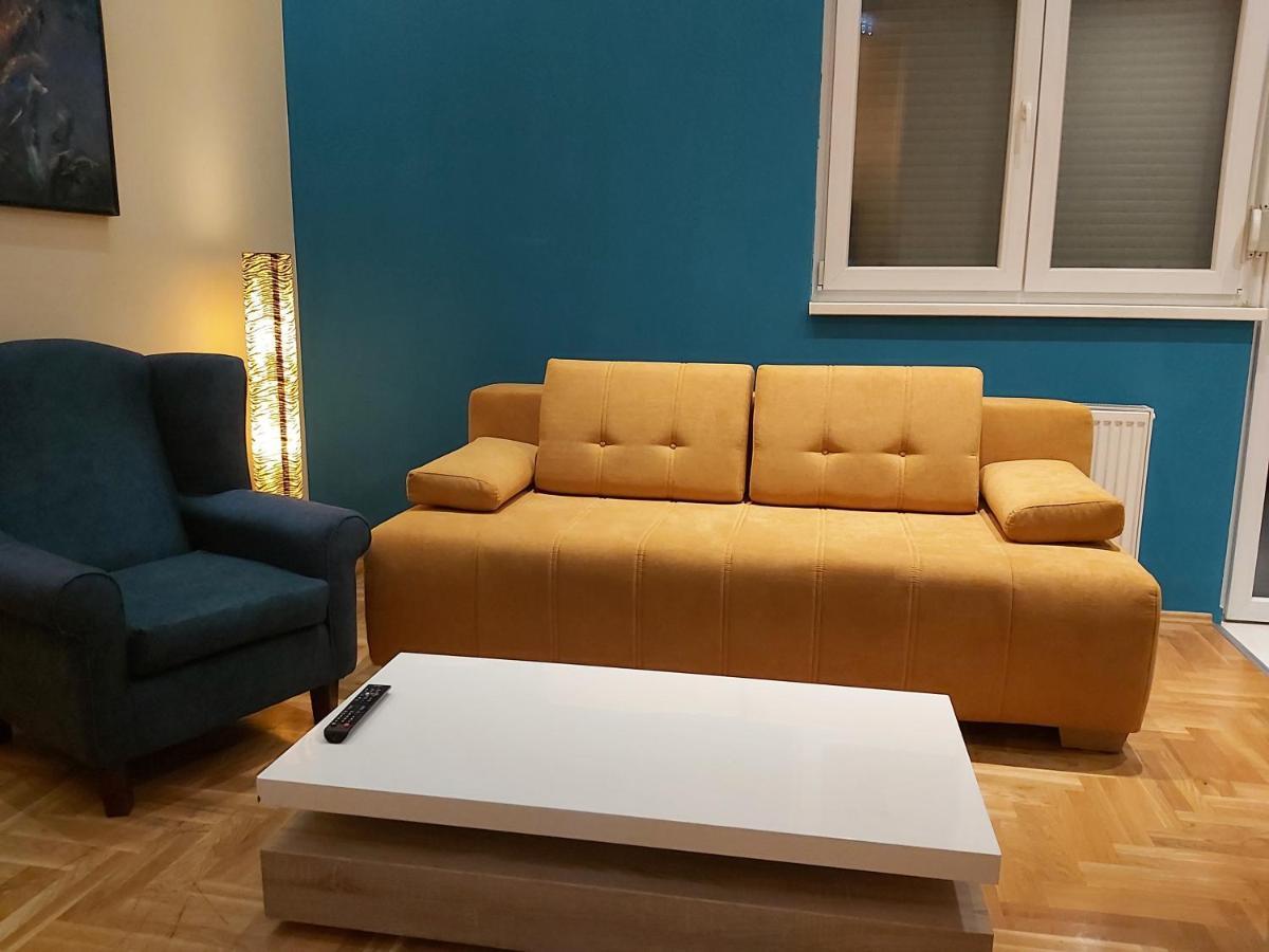 Apartment Nikirent Banja Luka Exteriör bild