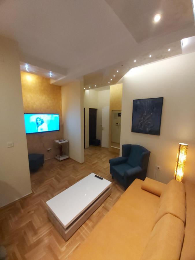 Apartment Nikirent Banja Luka Exteriör bild